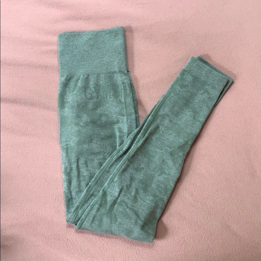 AUTHENTIC Gymshark Green Camo Seamless Leggings